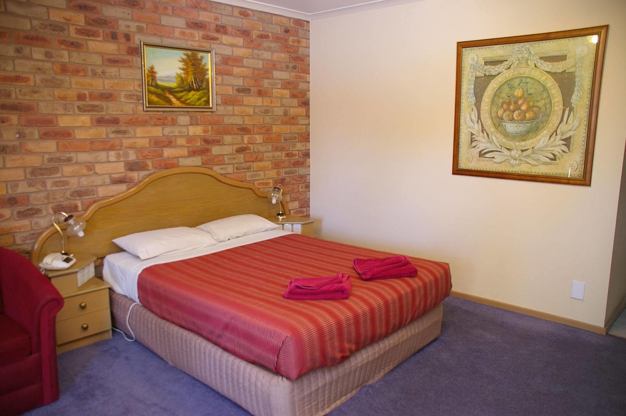 Pines Country Club Motor Inn Shepparton Dış mekan fotoğraf