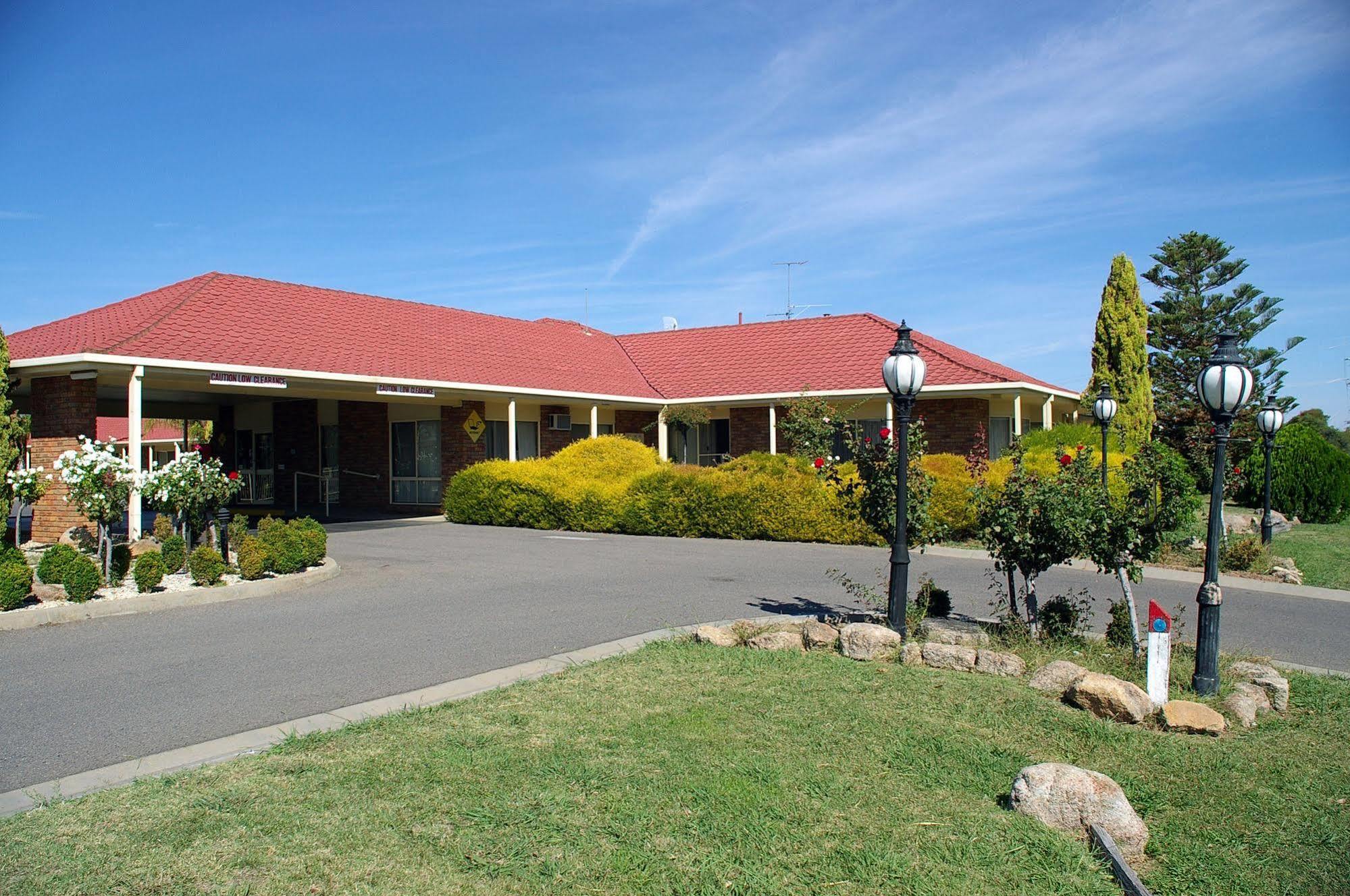 Pines Country Club Motor Inn Shepparton Dış mekan fotoğraf