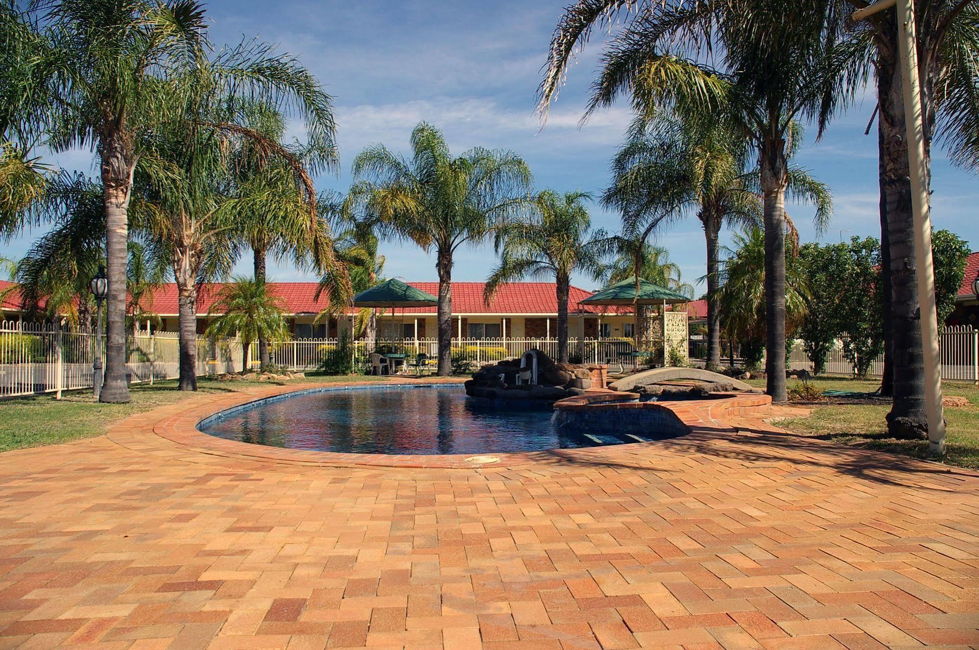 Pines Country Club Motor Inn Shepparton Dış mekan fotoğraf