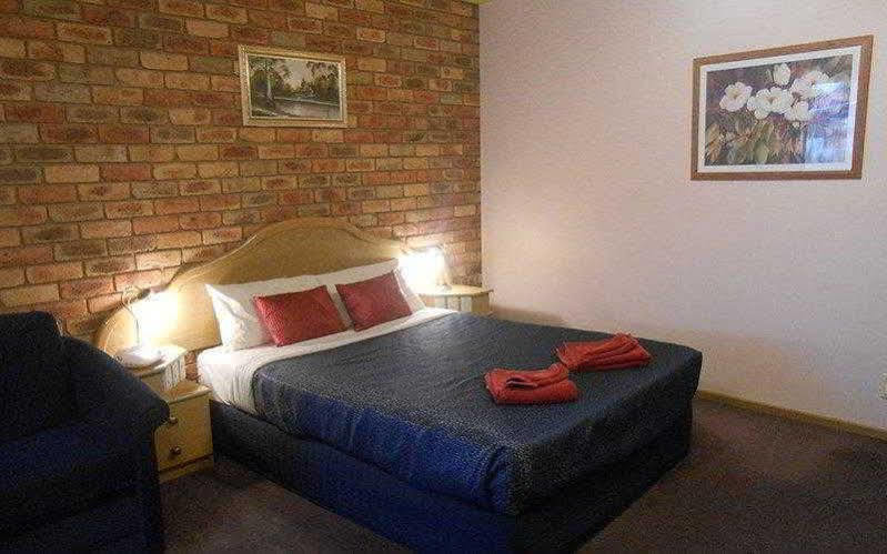Pines Country Club Motor Inn Shepparton Dış mekan fotoğraf