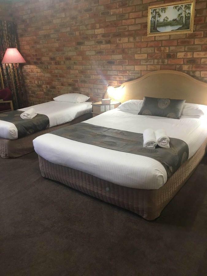 Pines Country Club Motor Inn Shepparton Dış mekan fotoğraf