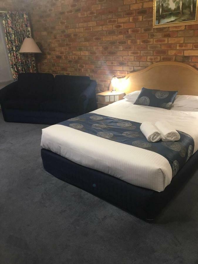 Pines Country Club Motor Inn Shepparton Dış mekan fotoğraf
